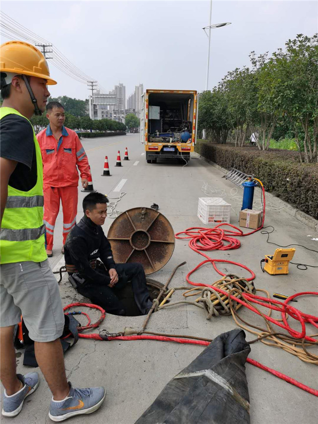 凤凰镇翻衬法管道修复技术主要工序