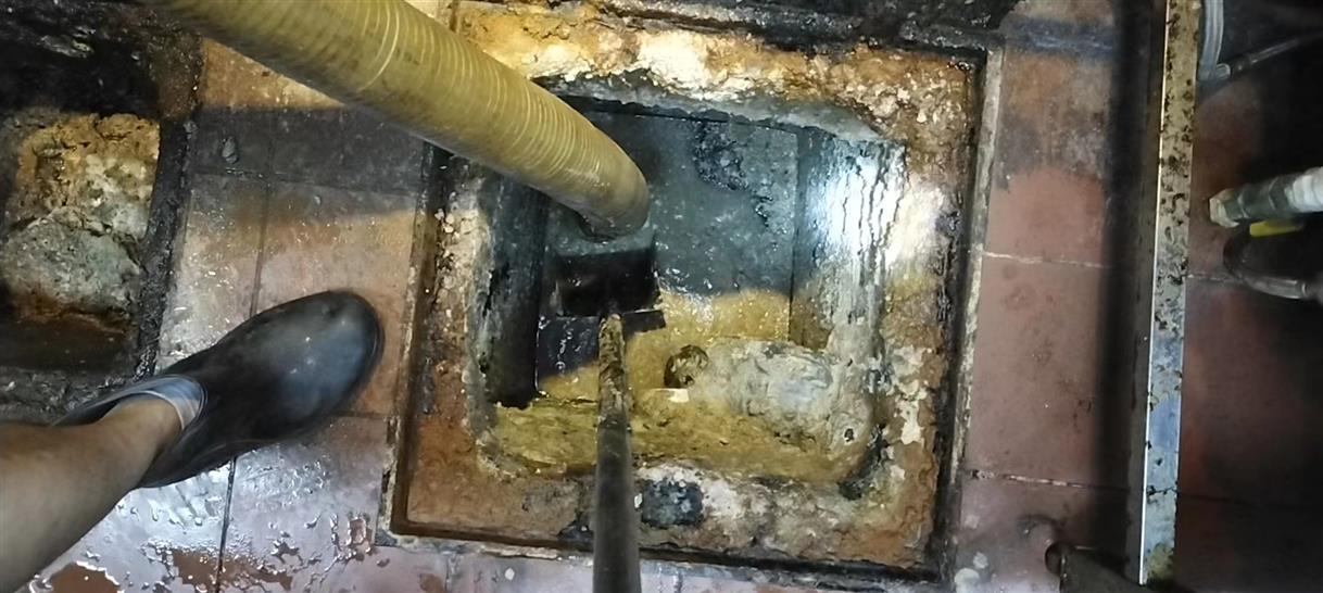 凤凰镇污水池清理一般都有毒气，怎么预防中毒呢？