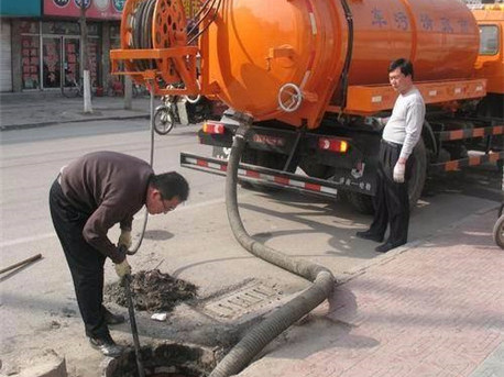 凤凰镇清掏化粪池，健康生活从这里开始
